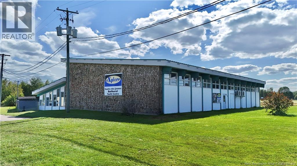 895 St Anne, Bathurst, New Brunswick, E2A2N5, Bathurst, New Brunswick — photo 1 of 5