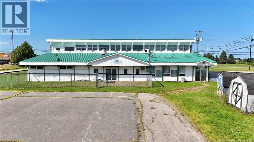 895 St Anne, Bathurst, New Brunswick, E2A2N5, Bathurst, New Brunswick — photo 4 of 5
