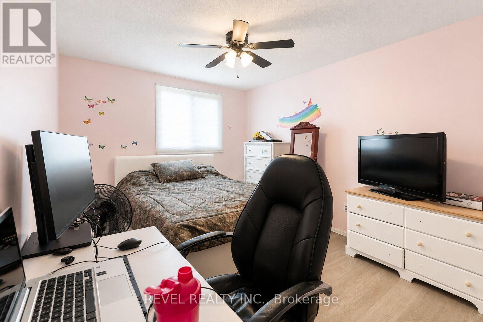 #1 899 STONE CHURCH ROAD E - 8