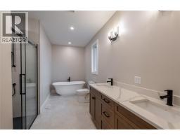 3560 Britt Boulevard, Plympton Wyoming, ON N0N1E0 Photo 21