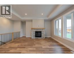 Living room - 3560 Britt Boulevard, Plympton Wyoming, ON N0N1E0 Photo 8