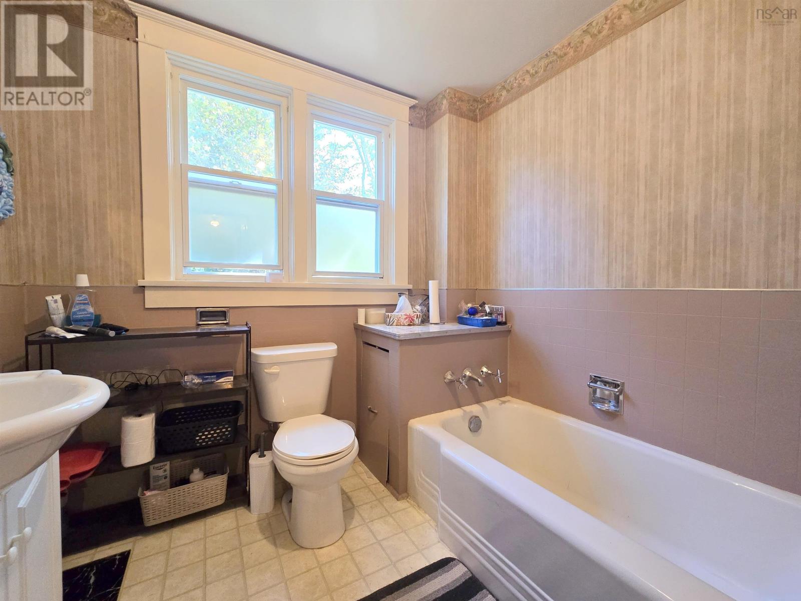 35 Maple Street - Image 20