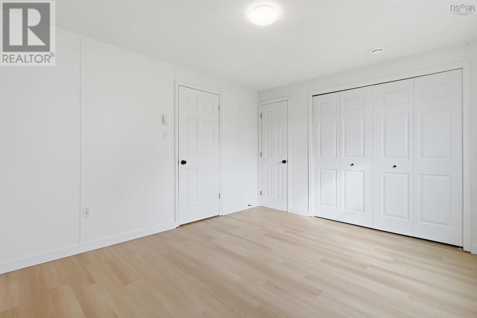 22 Davis Drive - Image 22