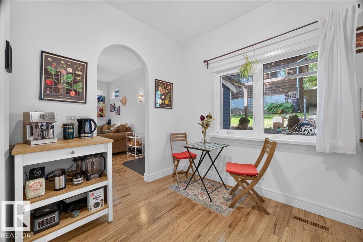 10034 94 ST NW - 24