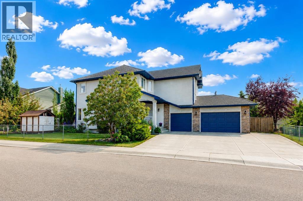 402 Fairways Mews NW, Airdrie, Alberta, T4B2W9