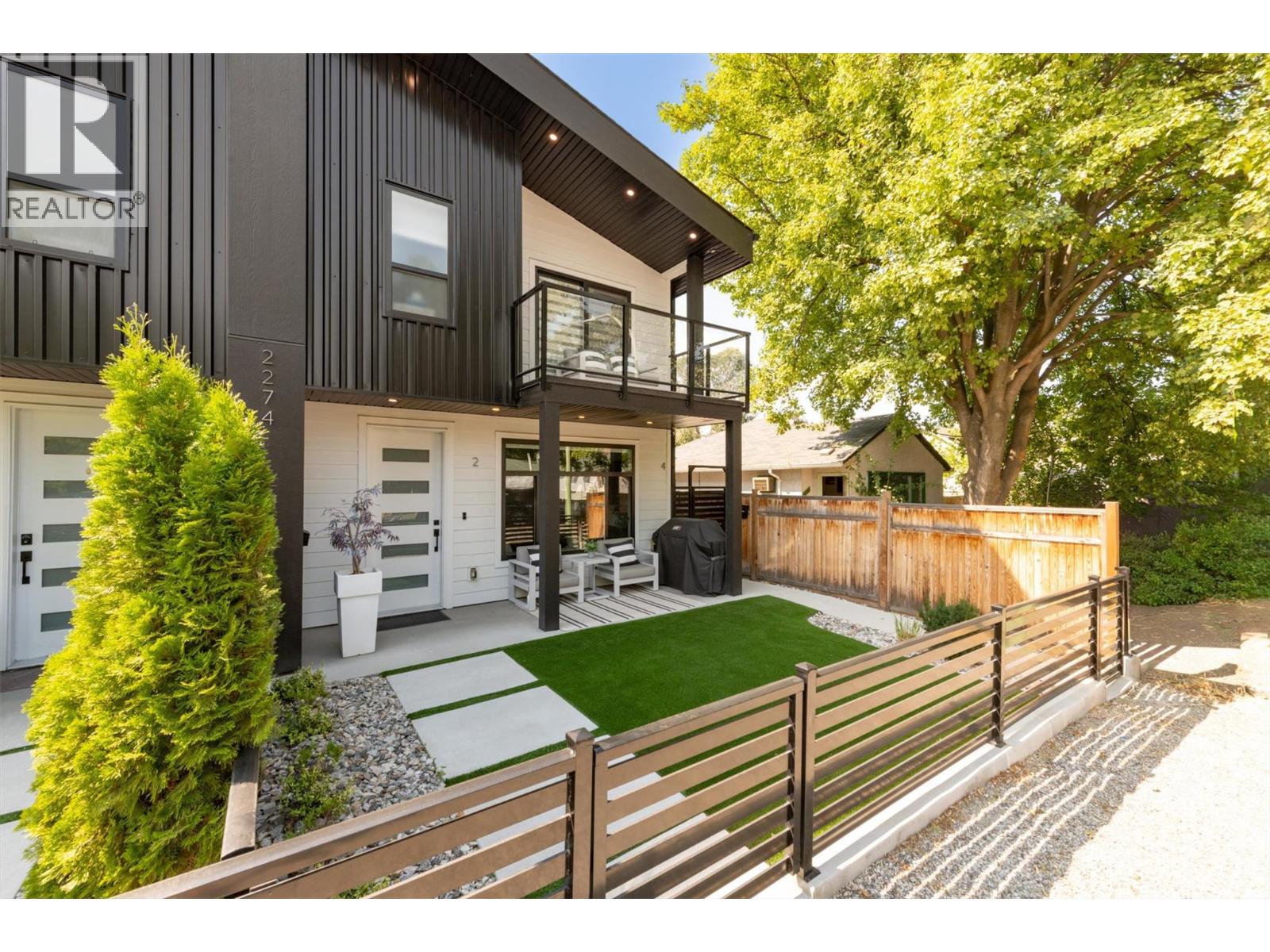 2 2274 Woodlawn Street, Kelowna