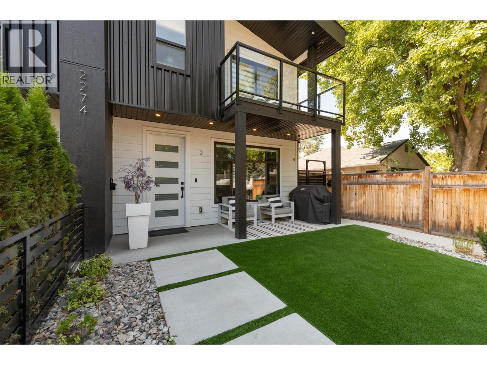 2 2274 Woodlawn Street, Kelowna