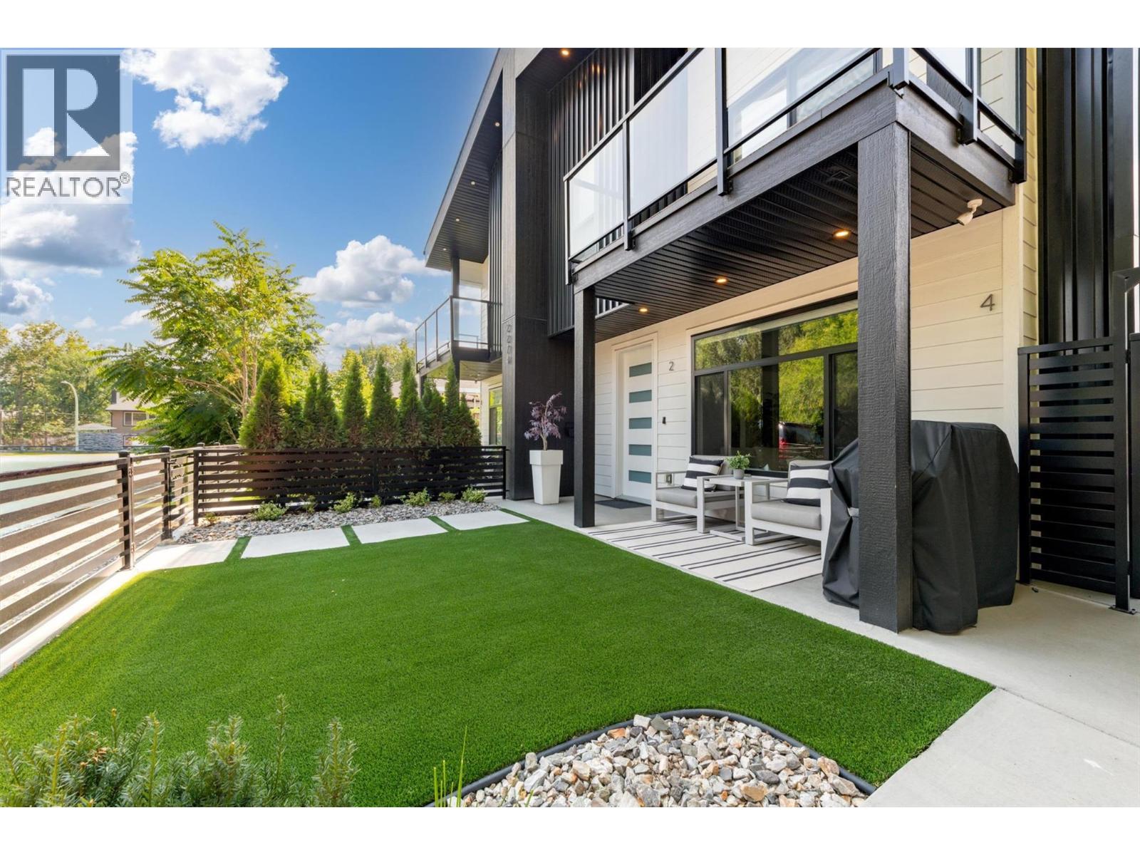 2 2274 Woodlawn Street, Kelowna