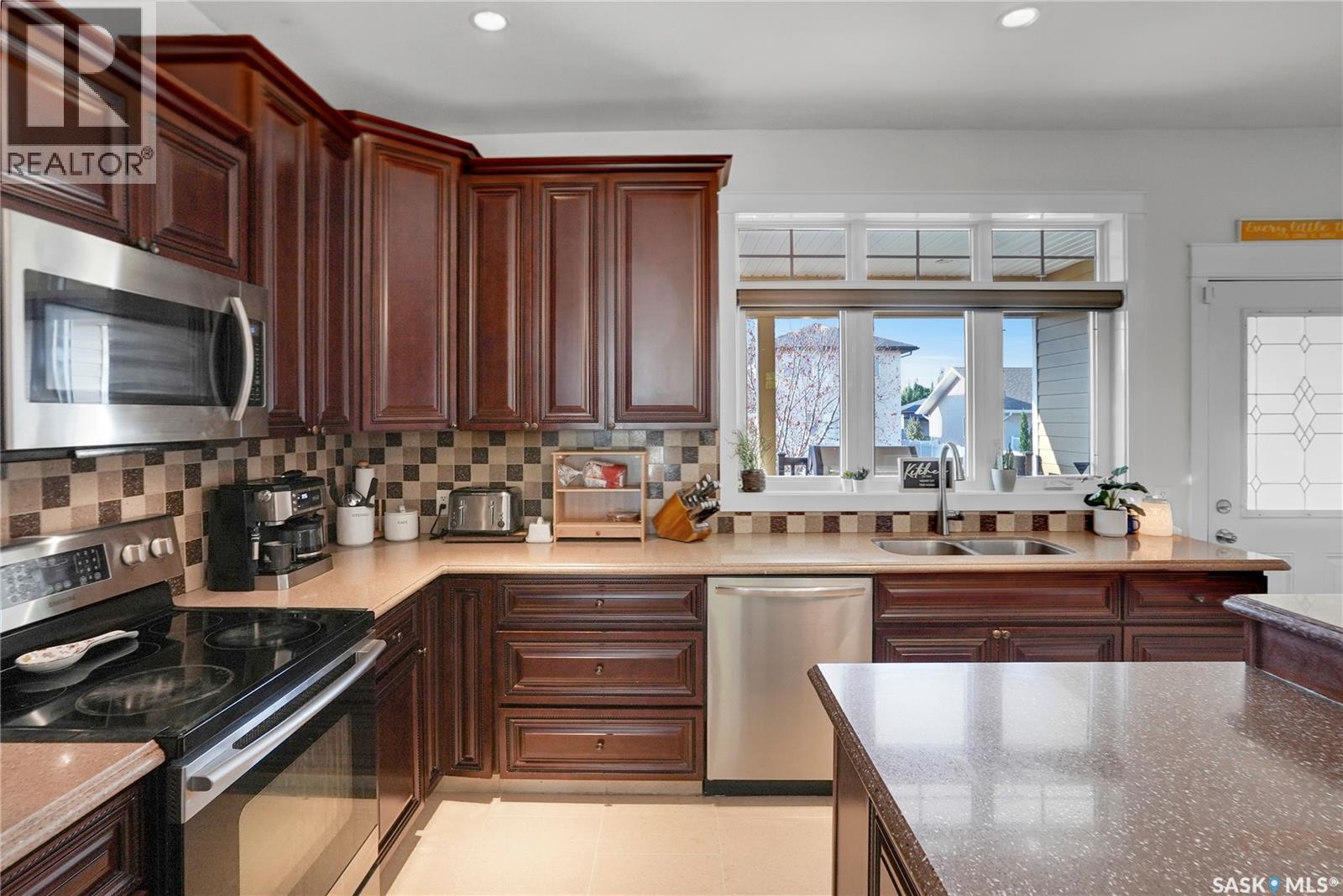 262 Wood Lily DRIVE - Image 16