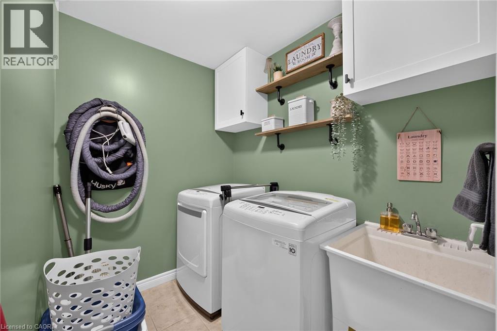 7 ETHERINGTON Crescent - Image 34