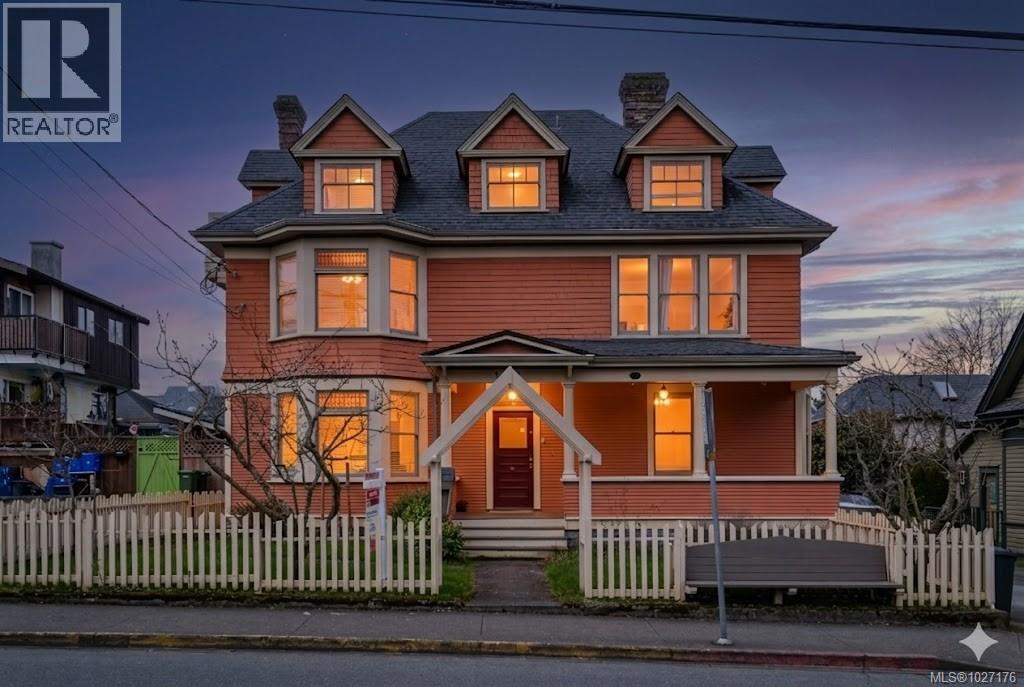 Property for sale at 1418 Fernwood Rd