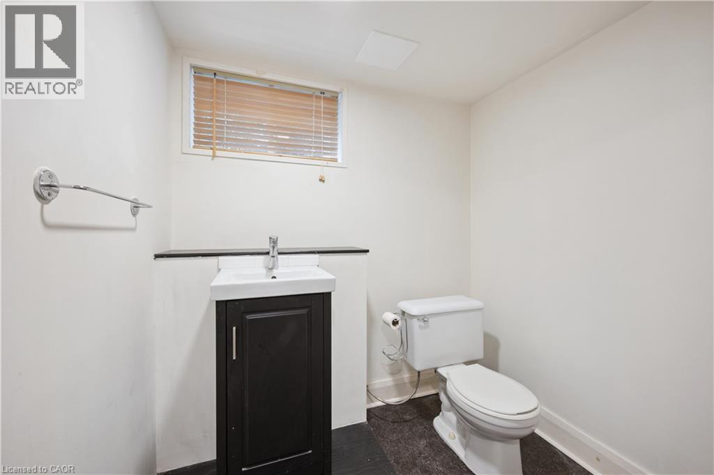103 DUNBAR Road S - 24