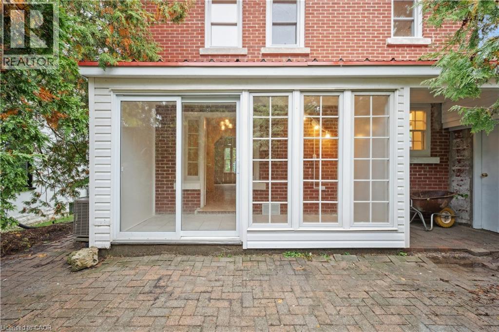 103 DUNBAR Road S - Image 30