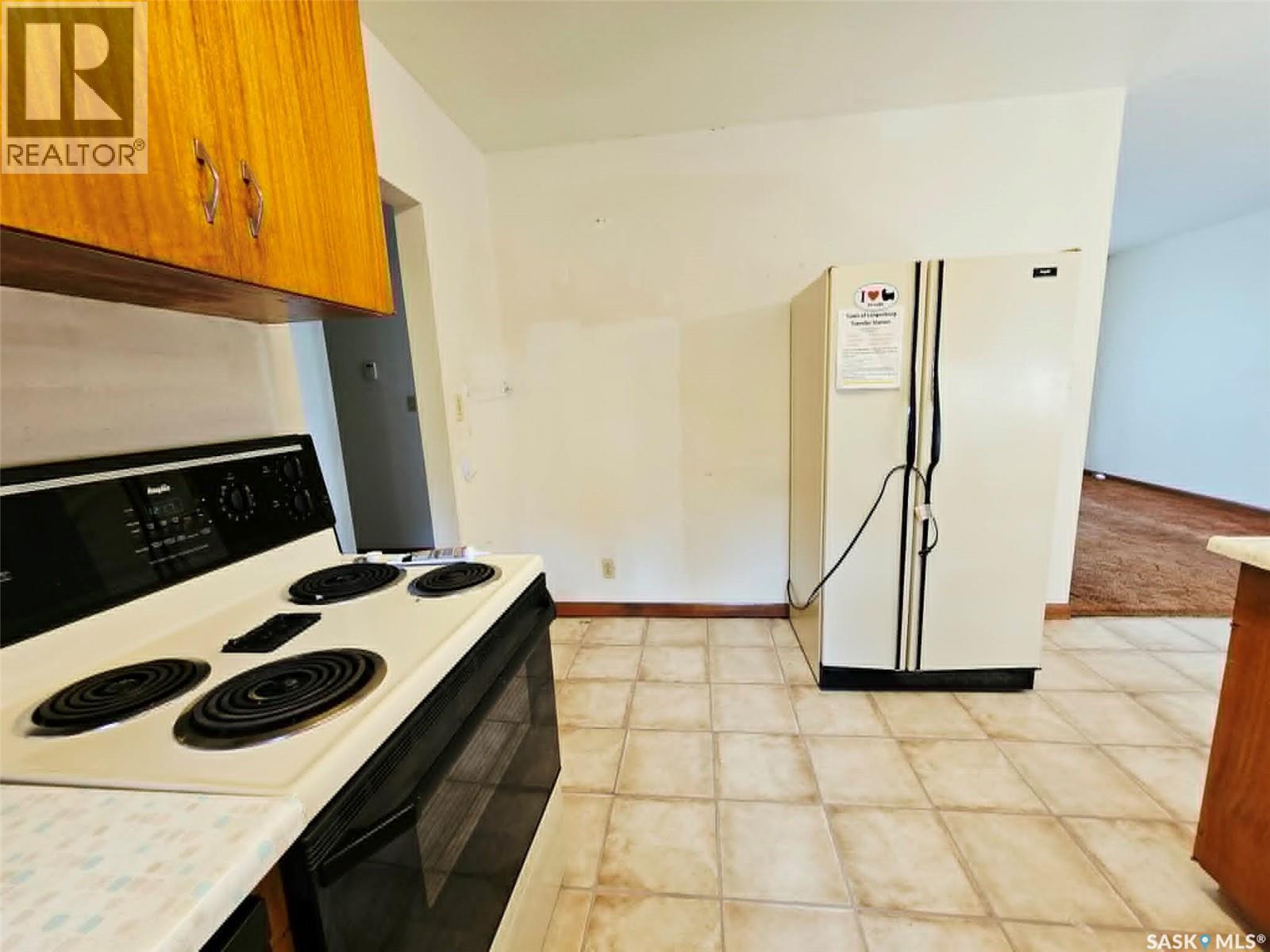 123 Riedel AVENUE W - 5