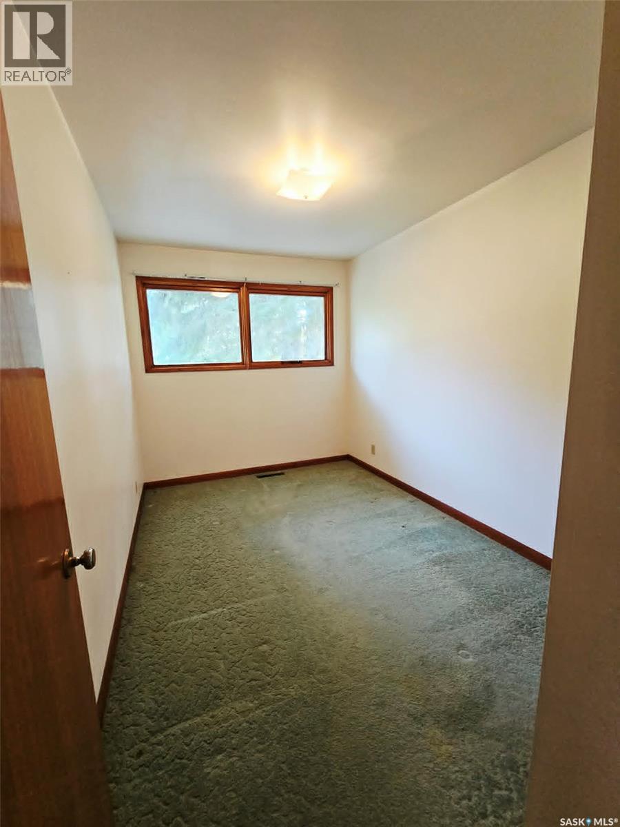123 Riedel AVENUE W - 19