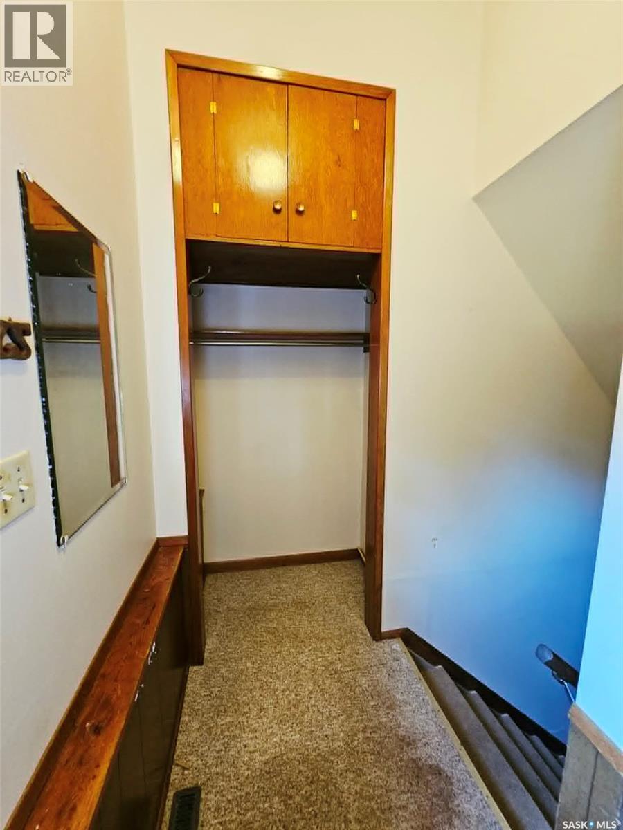 123 Riedel AVENUE W - 3