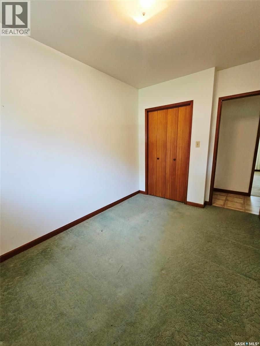 123 Riedel AVENUE W - Image 18