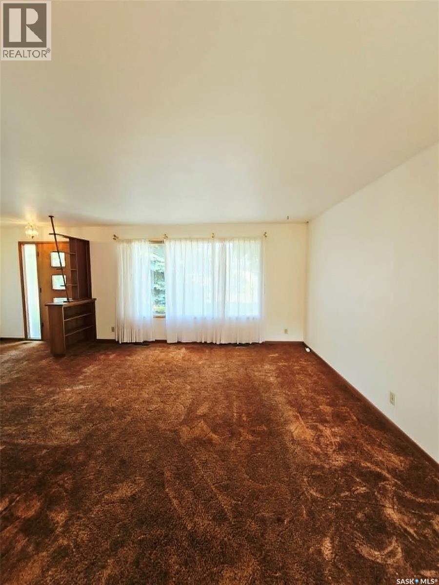 123 Riedel AVENUE W - 9