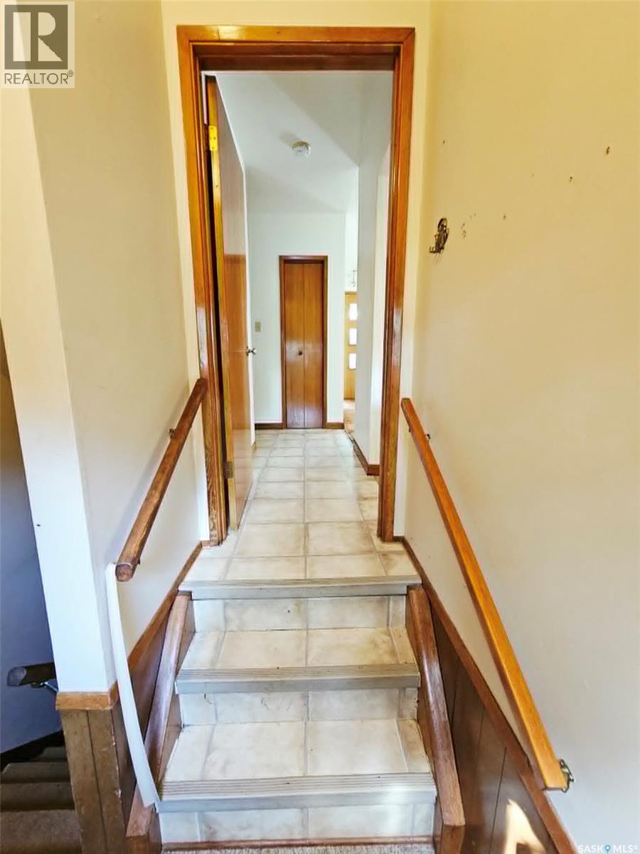 123 Riedel AVENUE W - Image 4