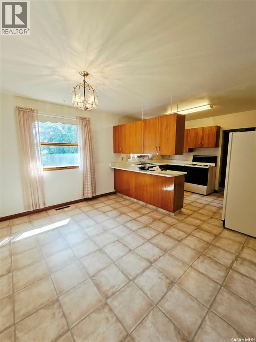 123 Riedel AVENUE W - 7