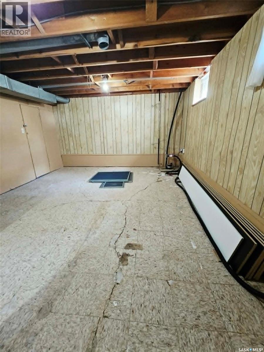 123 Riedel AVENUE W - 25