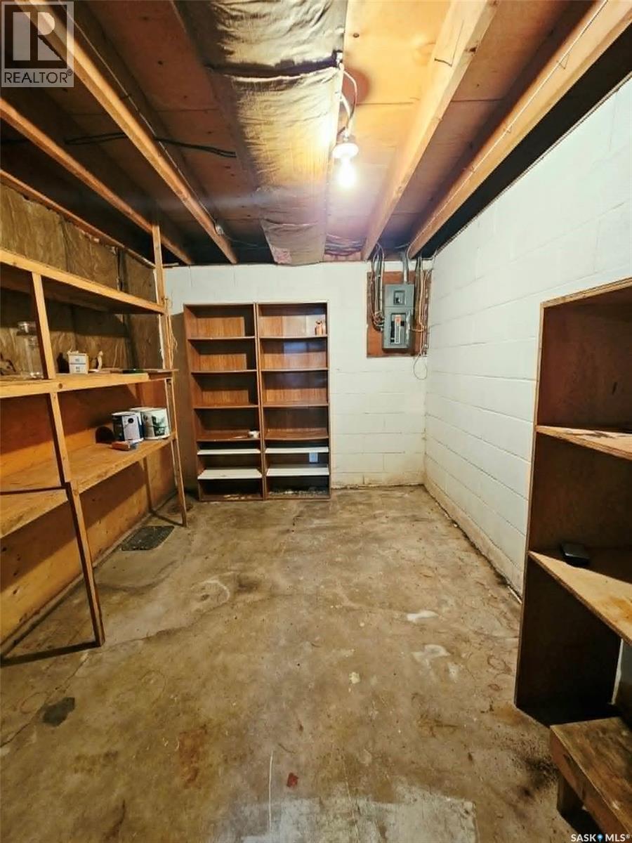 123 Riedel AVENUE W - 29