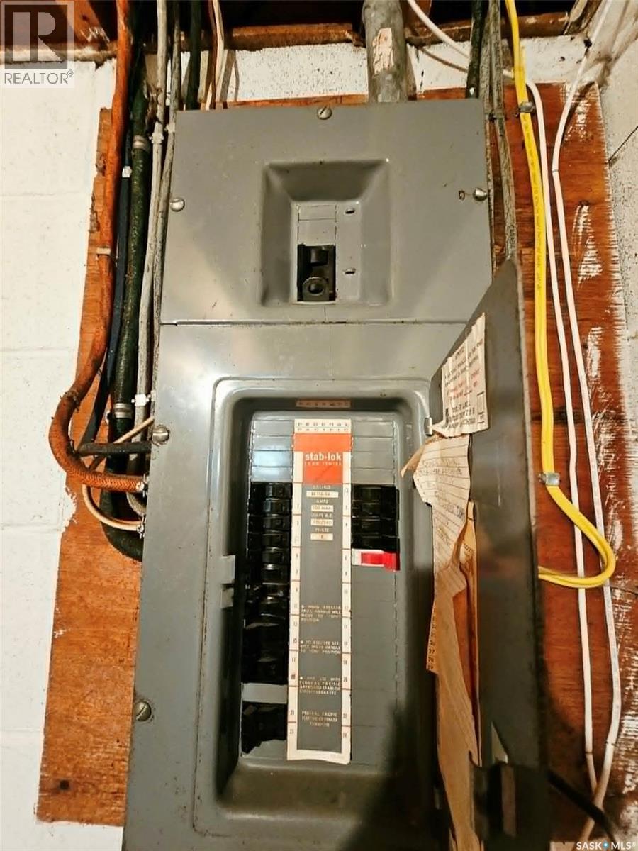 123 Riedel AVENUE W - 30