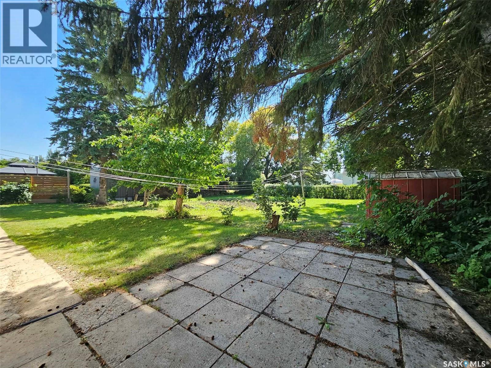 123 Riedel AVENUE W - Image 40