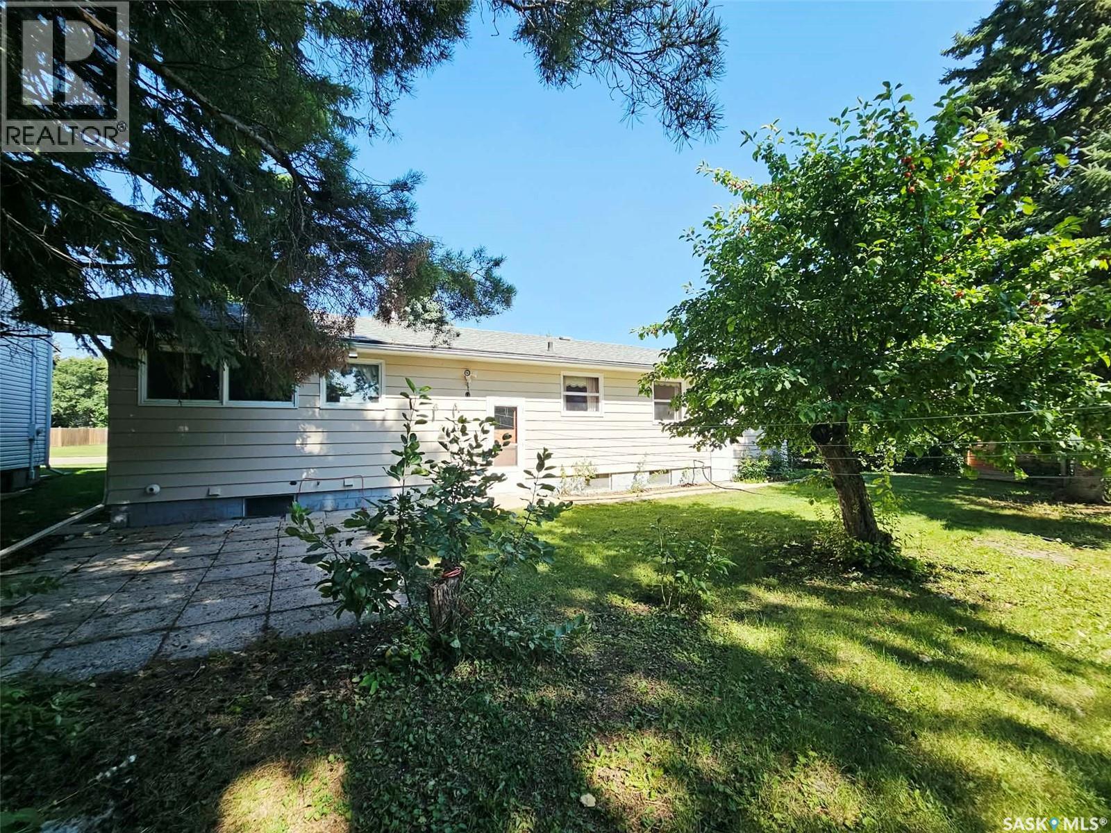 123 Riedel AVENUE W - 35