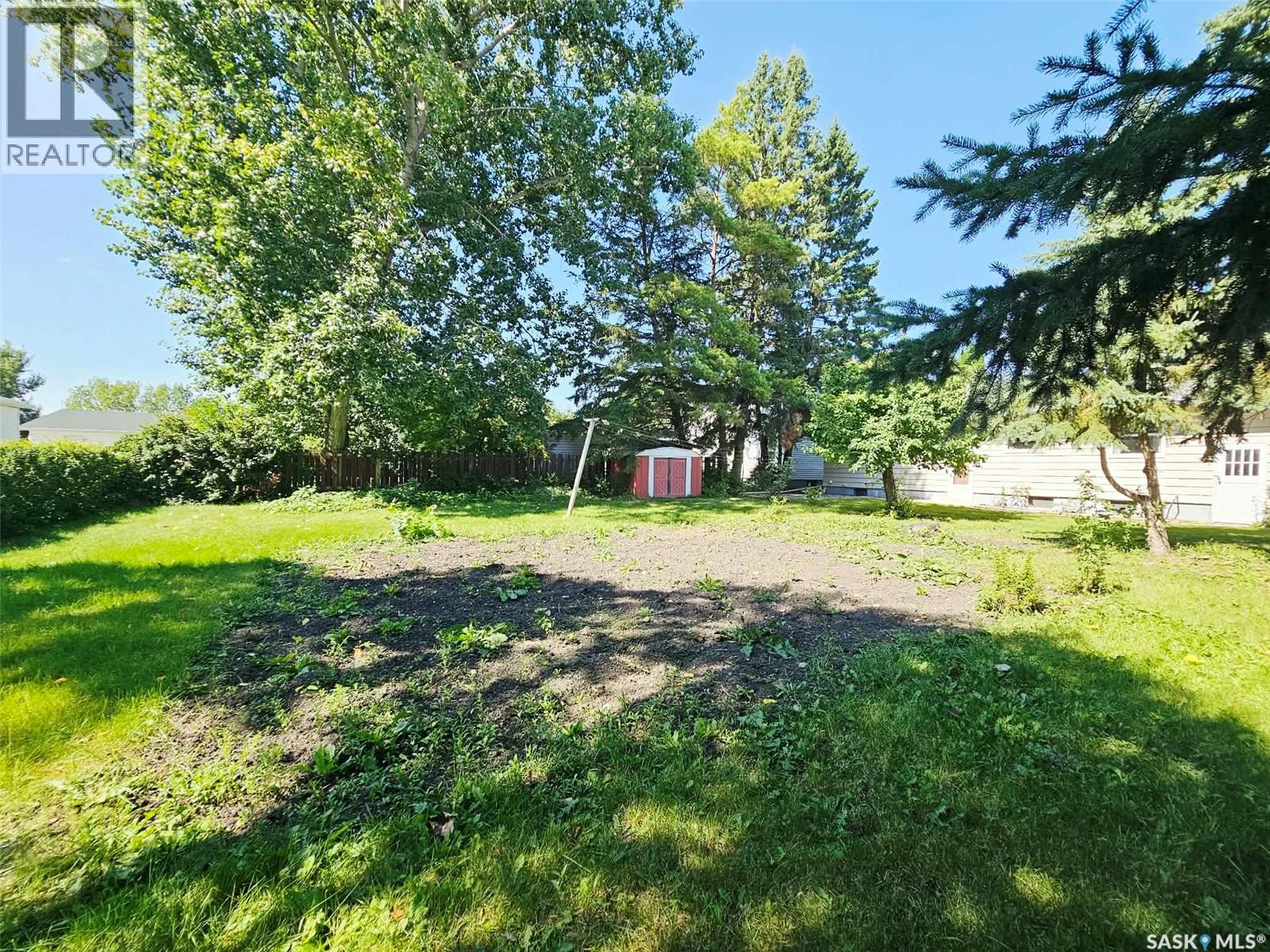 123 Riedel AVENUE W - 38