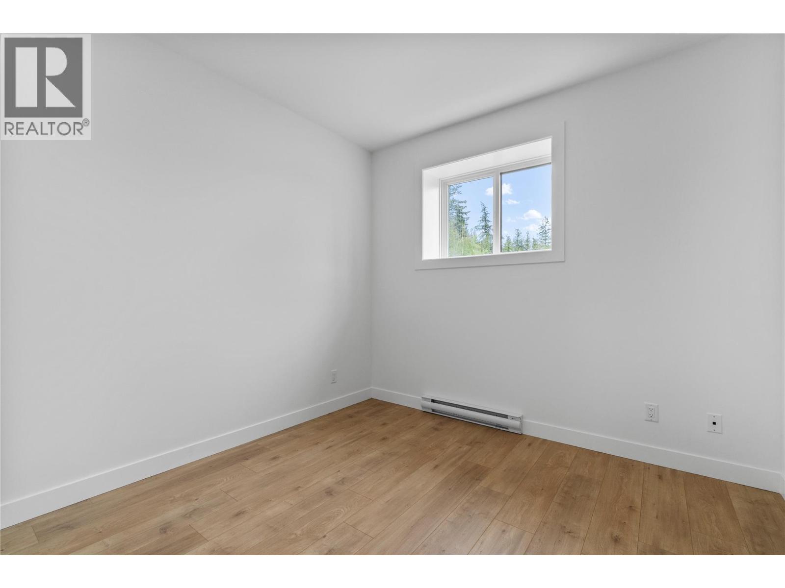 6841 42 Street NE - 50
