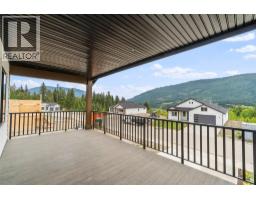 Kitchen - 6841 42 Street Ne, Salmon Arm, BC V0E1K0 Photo 13