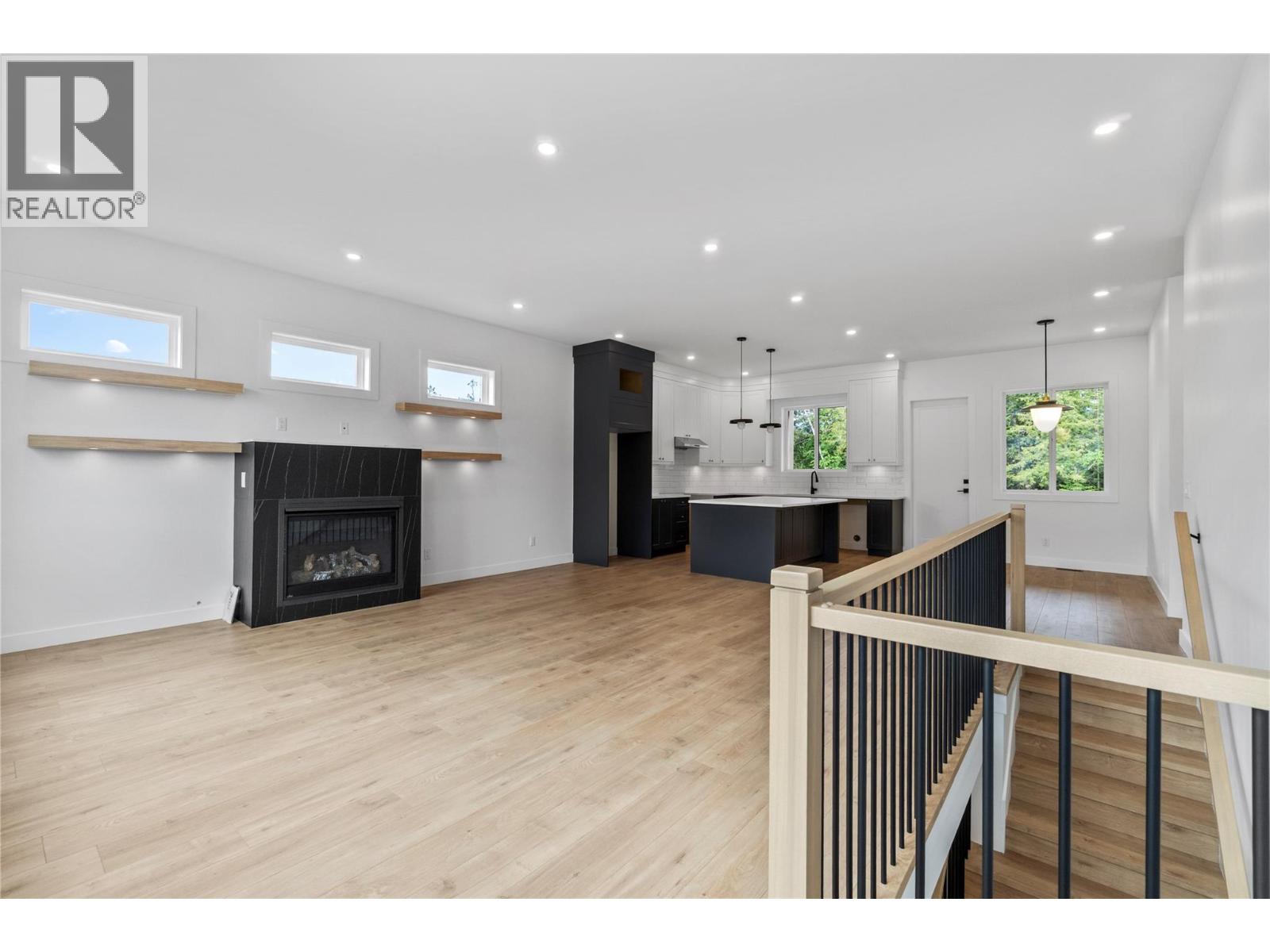6841 42 Street NE - Image 11