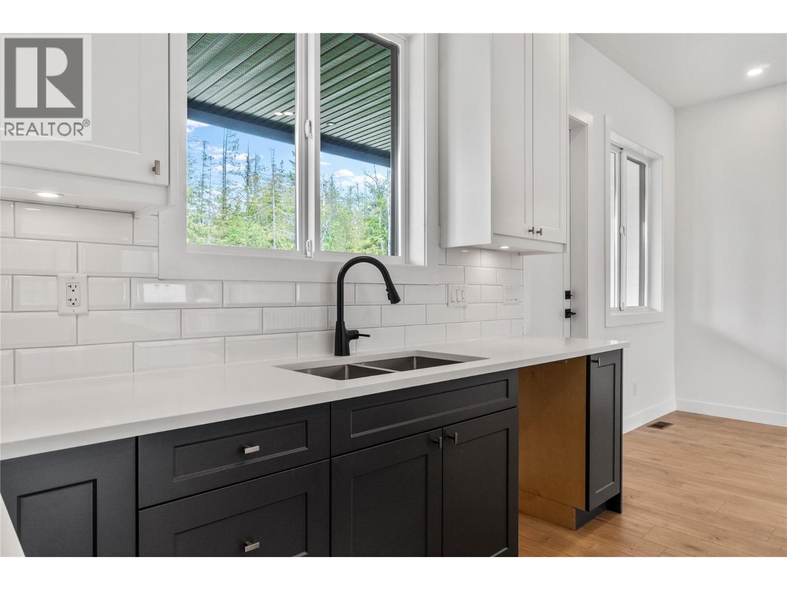 6841 42 Street NE - Image 19