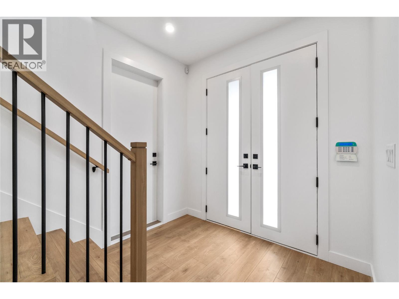 6841 42 Street NE - Image 37