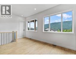 Living room - 6841 42 Street Ne, Salmon Arm, BC V0E1K0 Photo 12