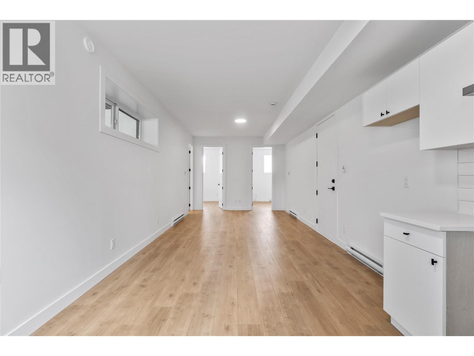 6841 42 Street NE - 48