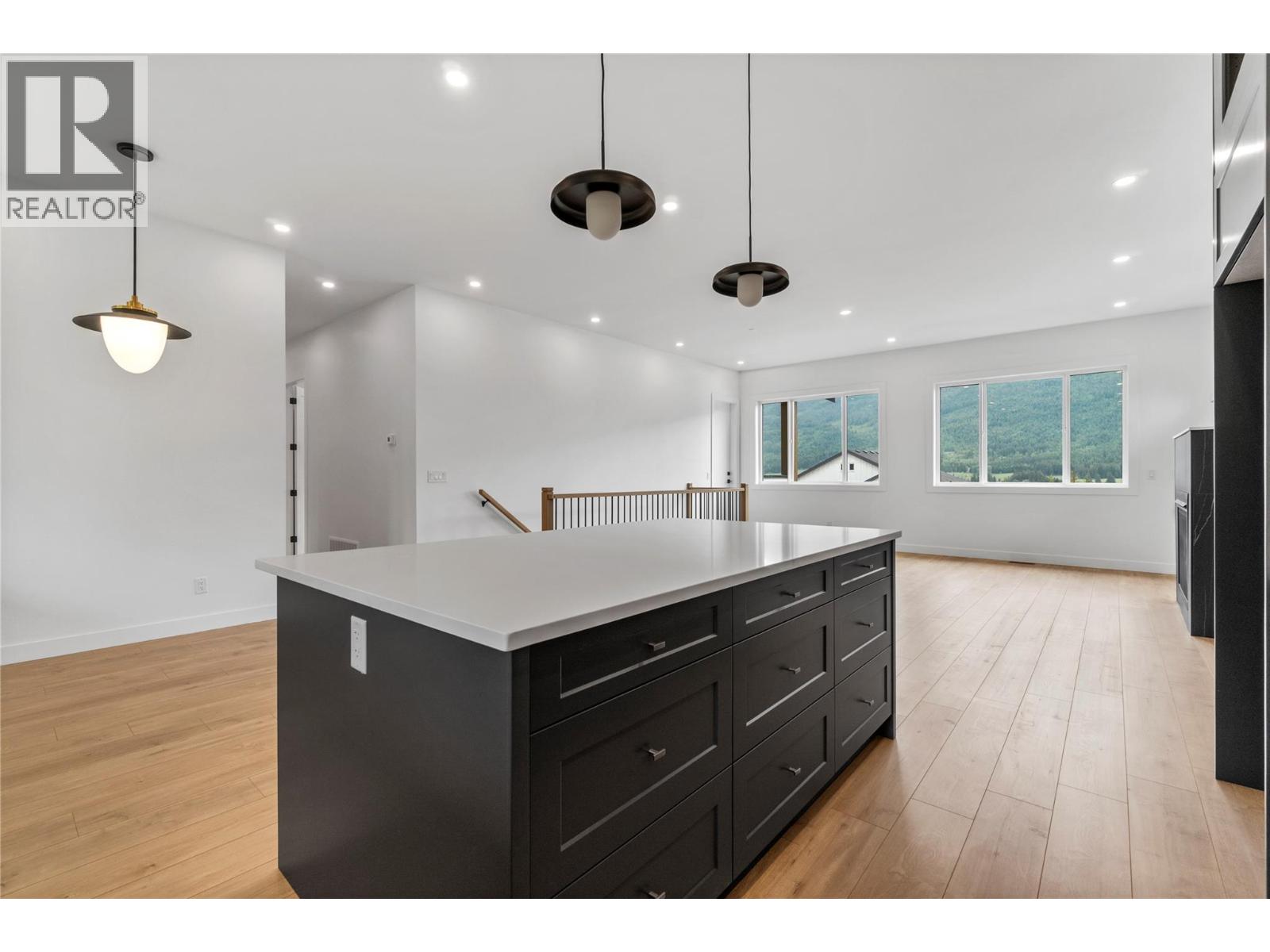 6841 42 Street NE - Image 18