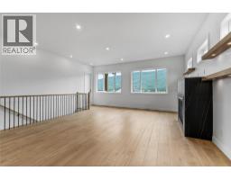 Full bathroom - 6841 42 Street Ne, Salmon Arm, BC V0E1K0 Photo 9
