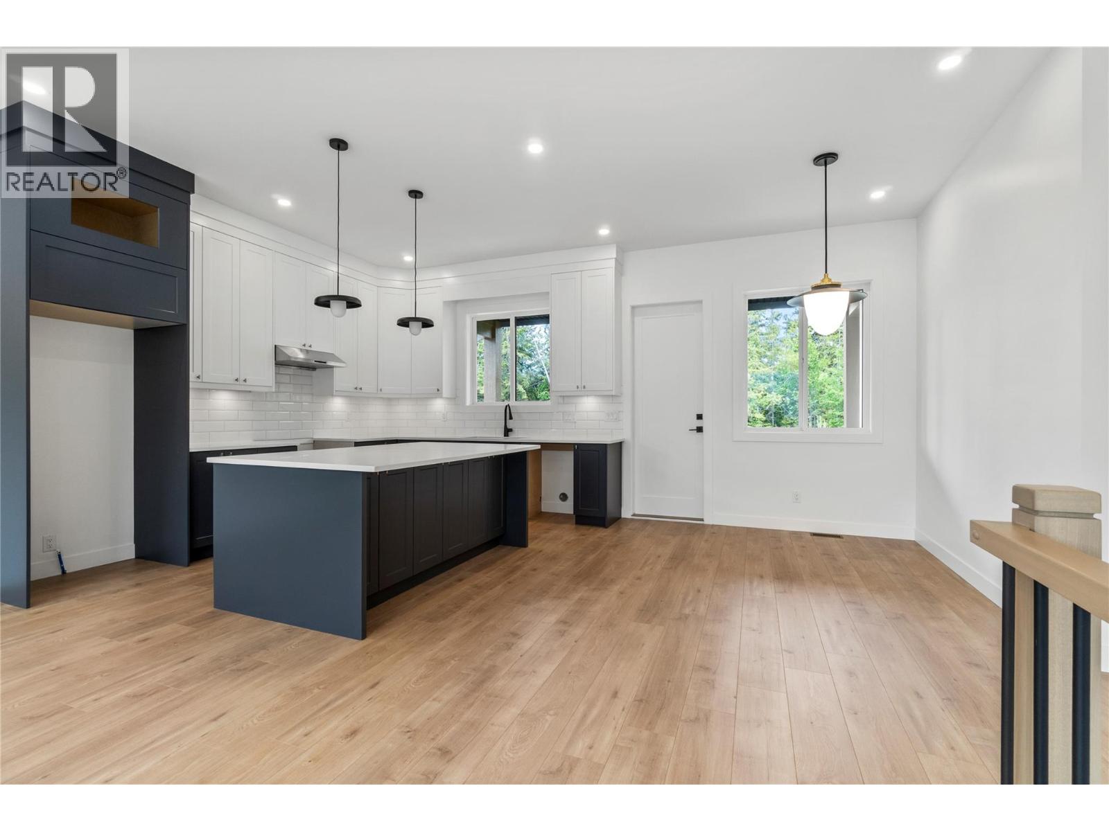 6841 42 Street NE - Image 14