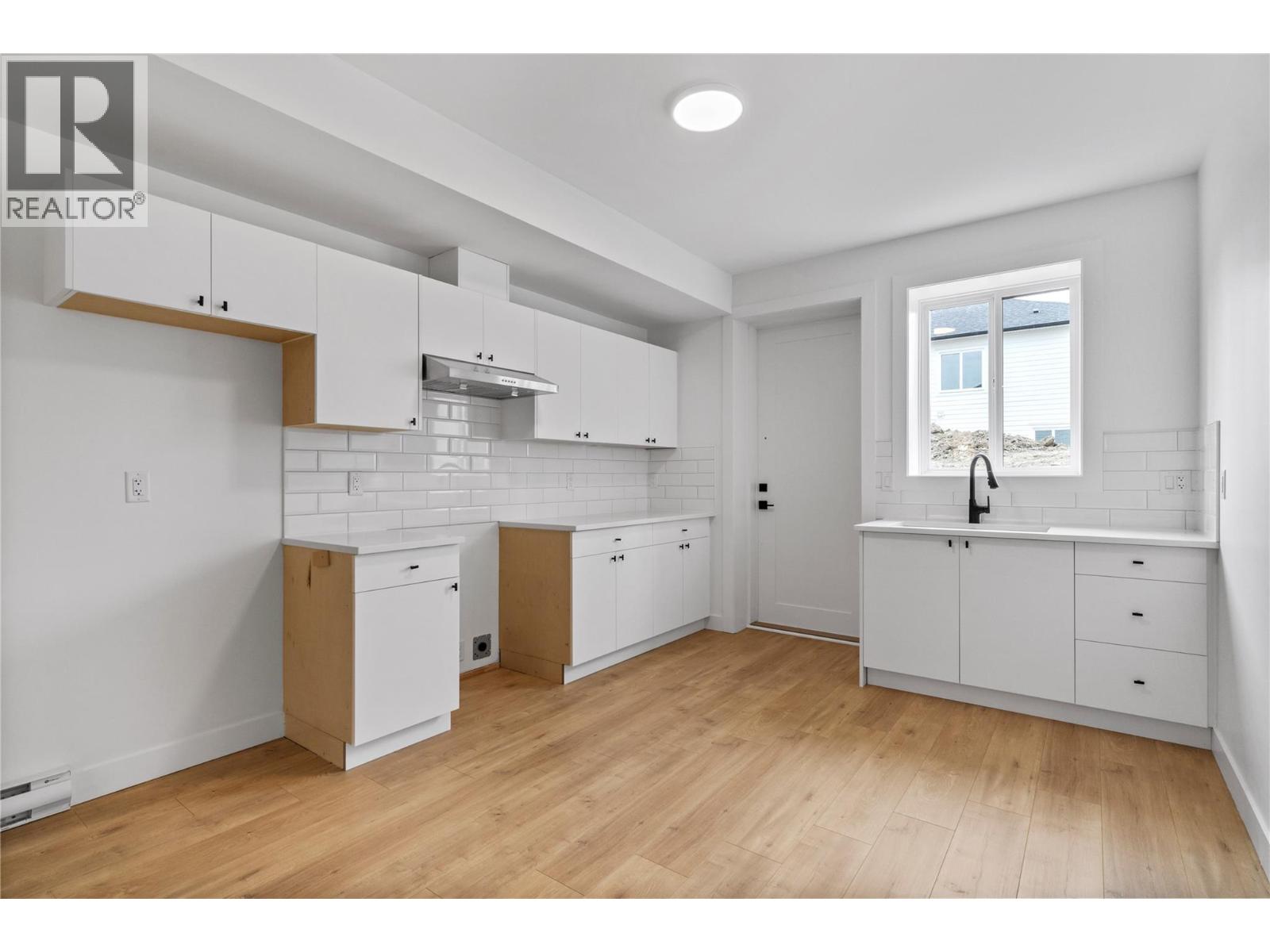 6841 42 Street NE - Image 46