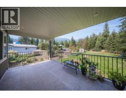 1065 Lower China Creek Road, Castlegar, BC V0G1G0 Photo 15