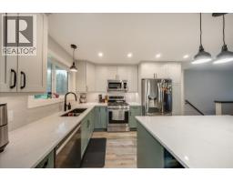 Primary Bedroom - 1065 Lower China Creek Road, Castlegar, BC V0G1G0 Photo 10