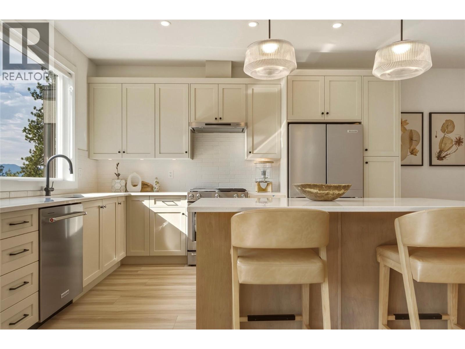 7012 Manning Place, Vernon