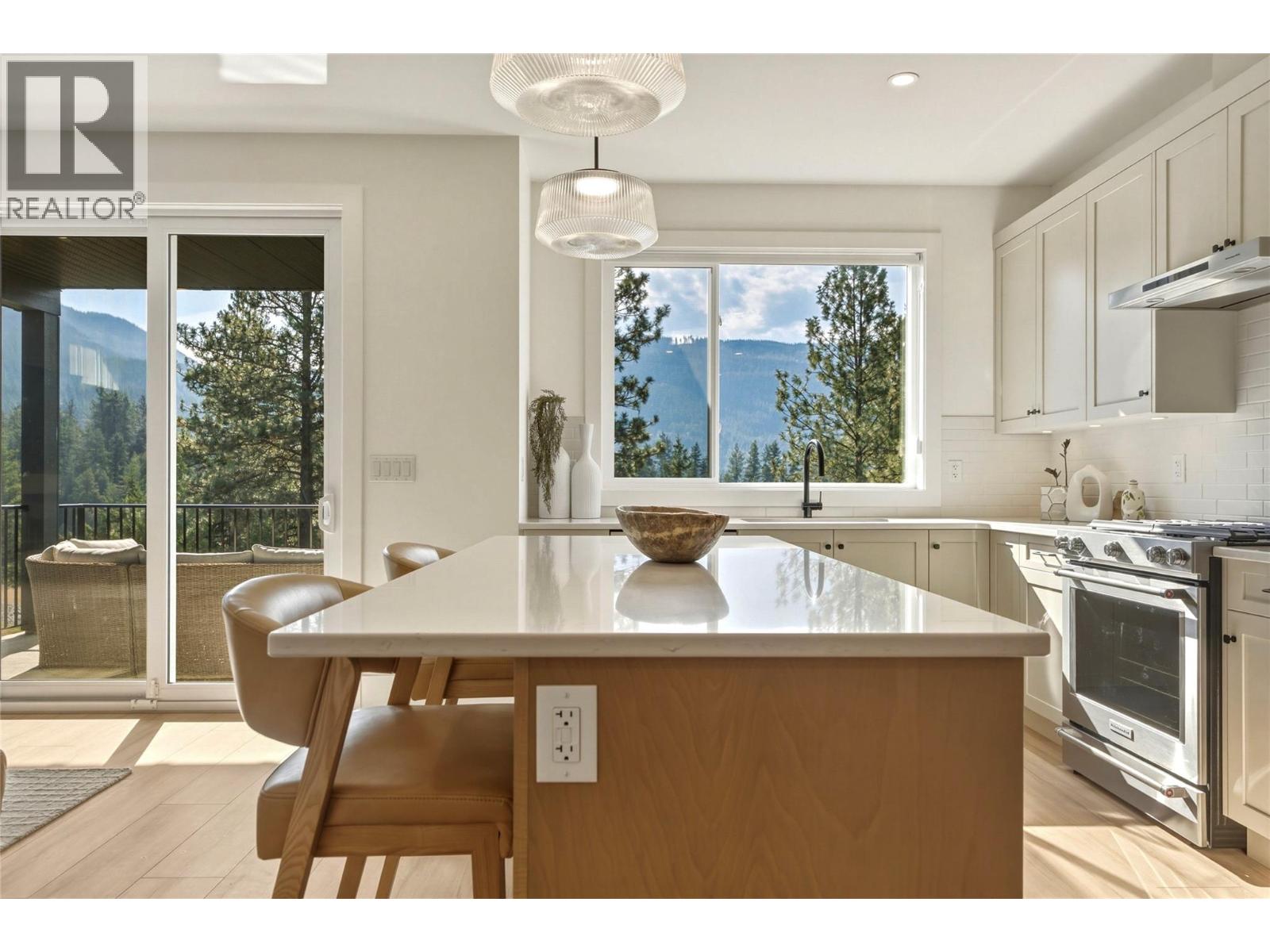 7012 Manning Place, Vernon