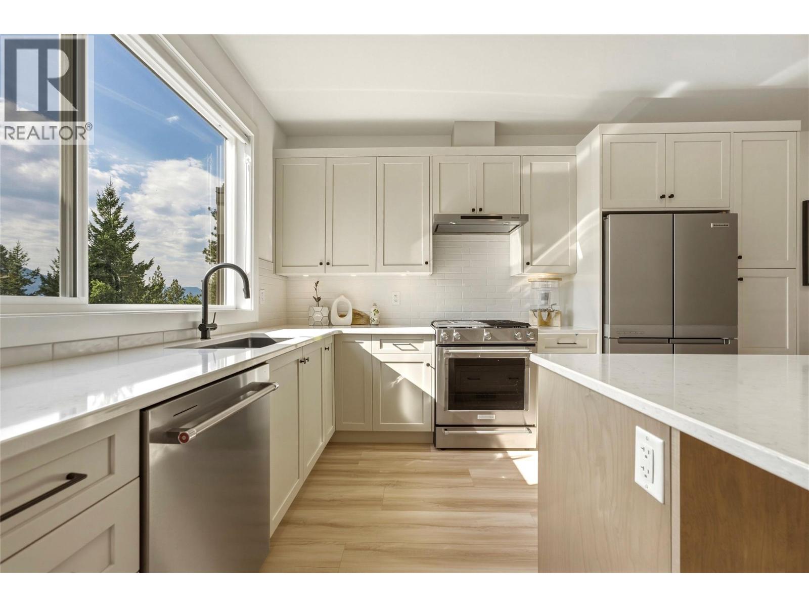 7012 Manning Place, Vernon
