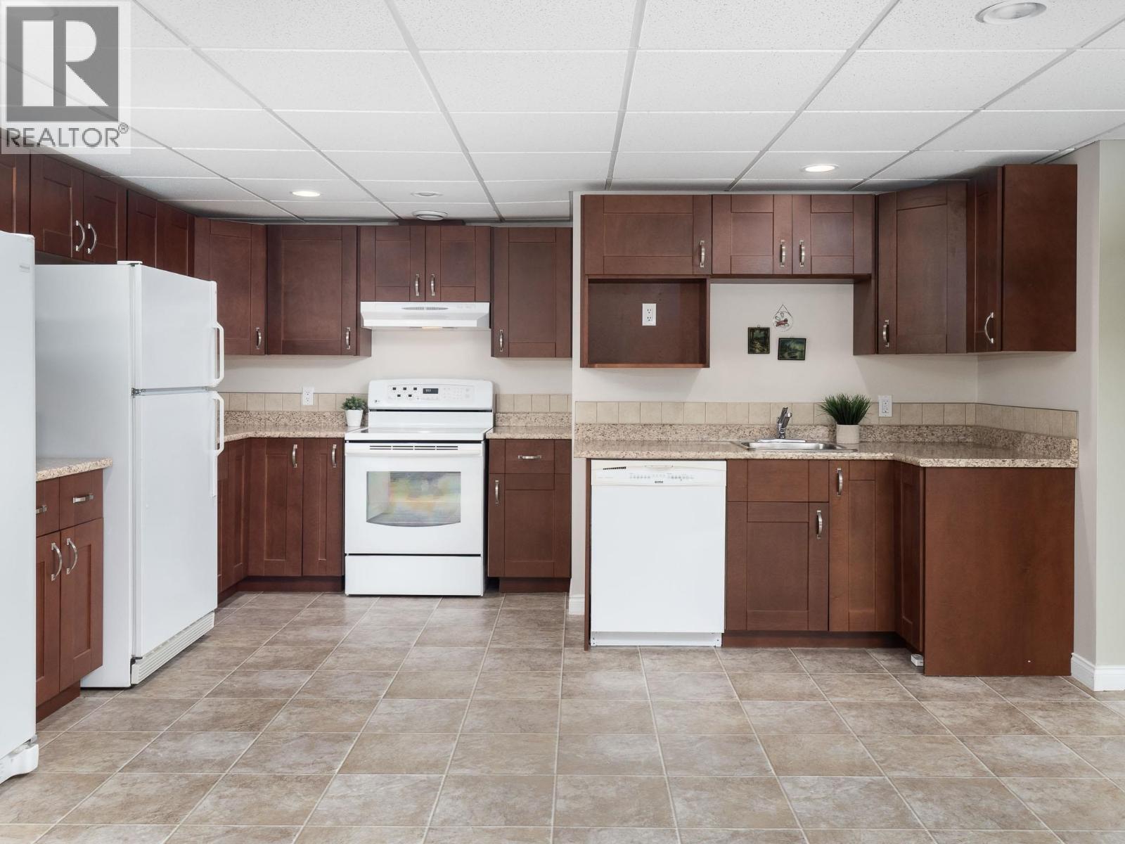 2450 MCTAVISH ROAD - Image 24