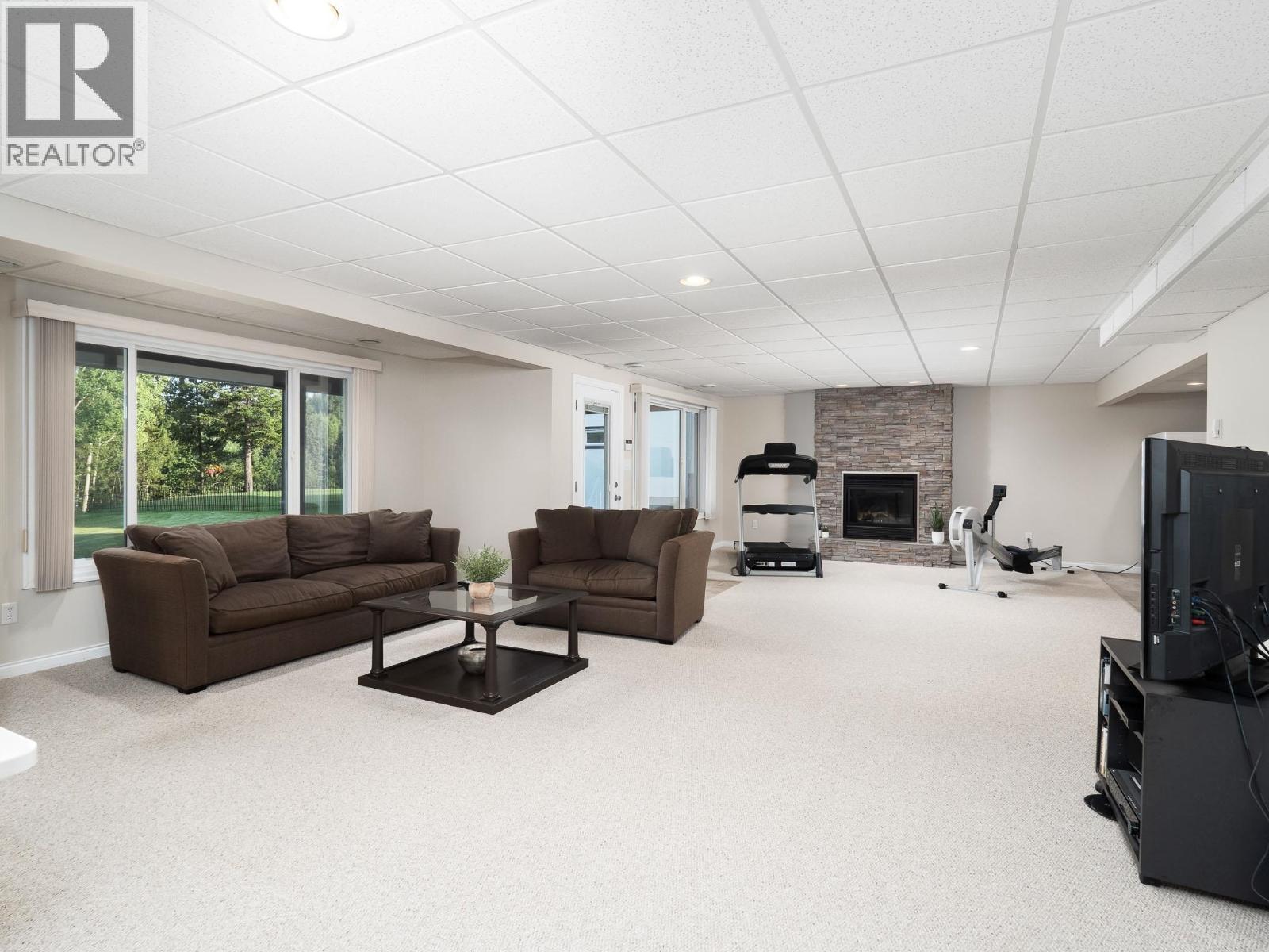 2450 MCTAVISH ROAD - Image 28