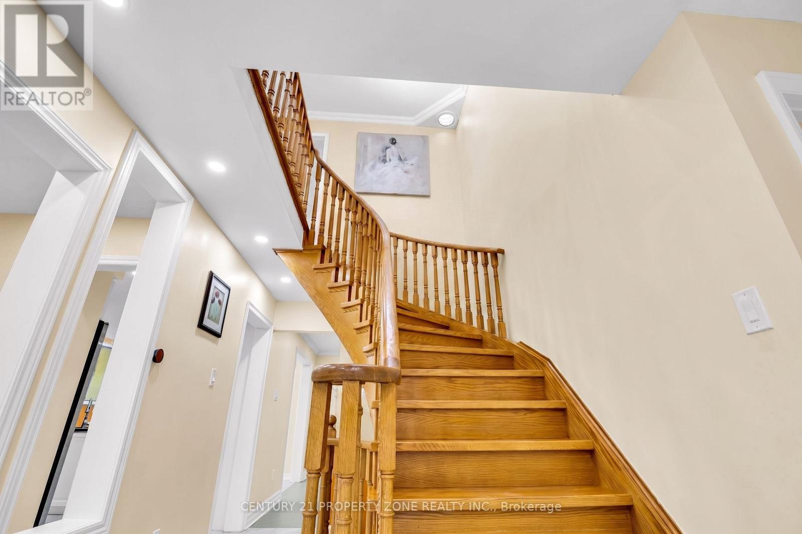 27 BASSETT BOULEVARD - 13