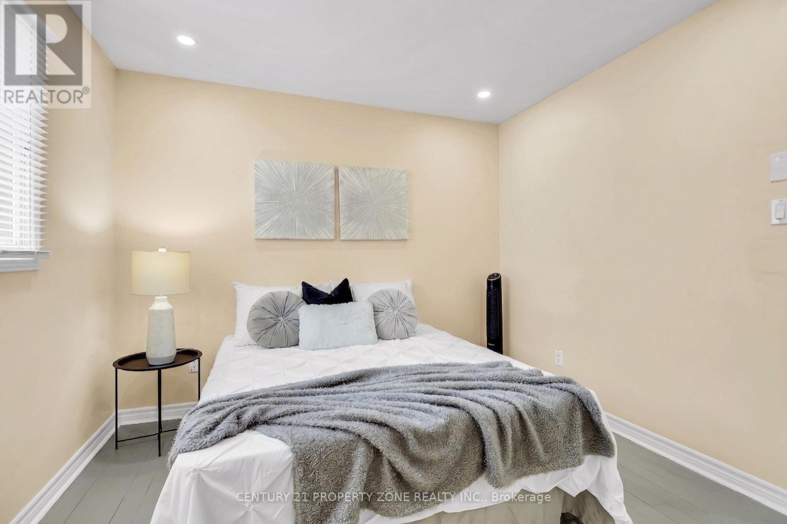 27 BASSETT BOULEVARD - 20